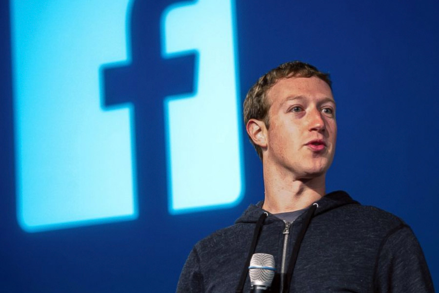 সম্প্রতি বড় ক্ষতির সম্মুখীন হয়েছেন মেটার কর্ণধার মার্ক জ়ুকারবার্গ। শুধু বৃহস্পতিবার তাঁর সম্পত্তি কমেছে ১ হাজার ১২০ কোটি ডলার (ভারতীয় মুদ্রায় প্রায় ৯৩ হাজার কোটি টাকা)। ২০২২ সালে এখনও পর্যন্ত তাঁর ক্ষতির পরিমাণ ৮ হাজার ৭০০ কোটি ডলার ( ভারতীয় মুদ্রায় ৭ লক্ষ কোটি টাকা)।