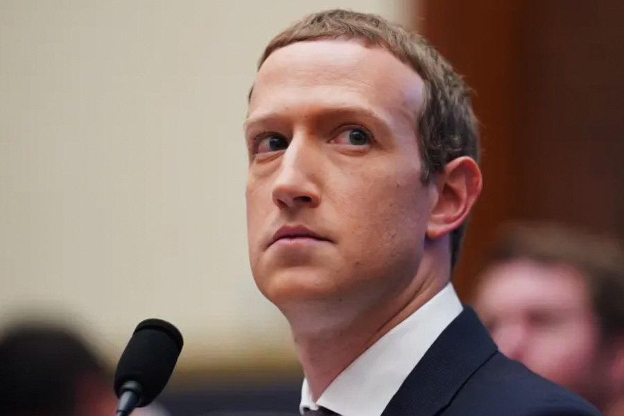 বছরের শুরুর দিকে জ়াকারবার্গ ধনীতম ব্যক্তিদের তালিকায় প্রথম দশের মধ্যে ছিলেন। এখন তিনি নেমে গিয়েছেন আঠাশে। মেটার মালিকের সম্পত্তির পরিমাণ ৩ হাজার ৭৭০ কোটি ডলার (ভারতীয় মুদ্রায় প্রায় ৩ লক্ষ কোটি টাকা)। 