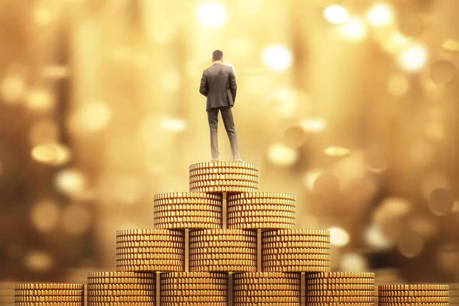 পরিসংখ্যান বলছে, ধনপতিদের তালিকায় প্রথম কুড়ি জনের মধ্যে মাত্র ২ জন ২০২২ সালে নিজেদের সম্পত্তির পরিমাণ কিছুটা বাড়াতে পেরেছেন। 