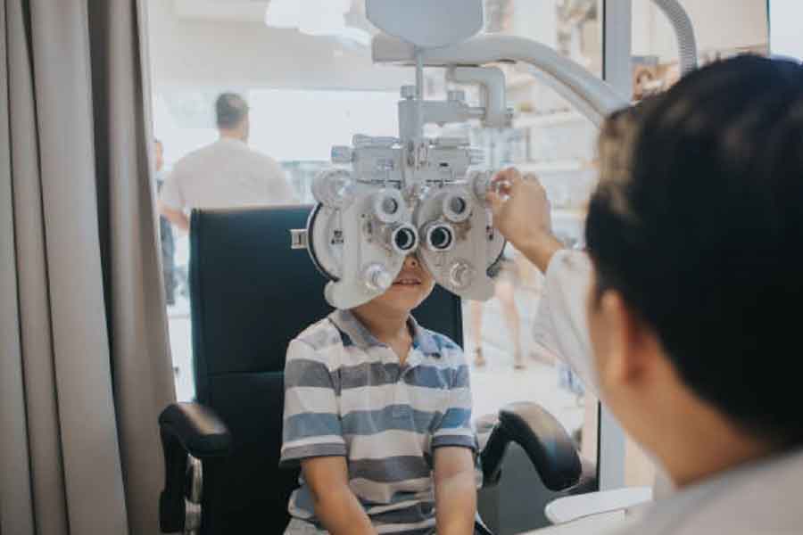 An image of eye check up