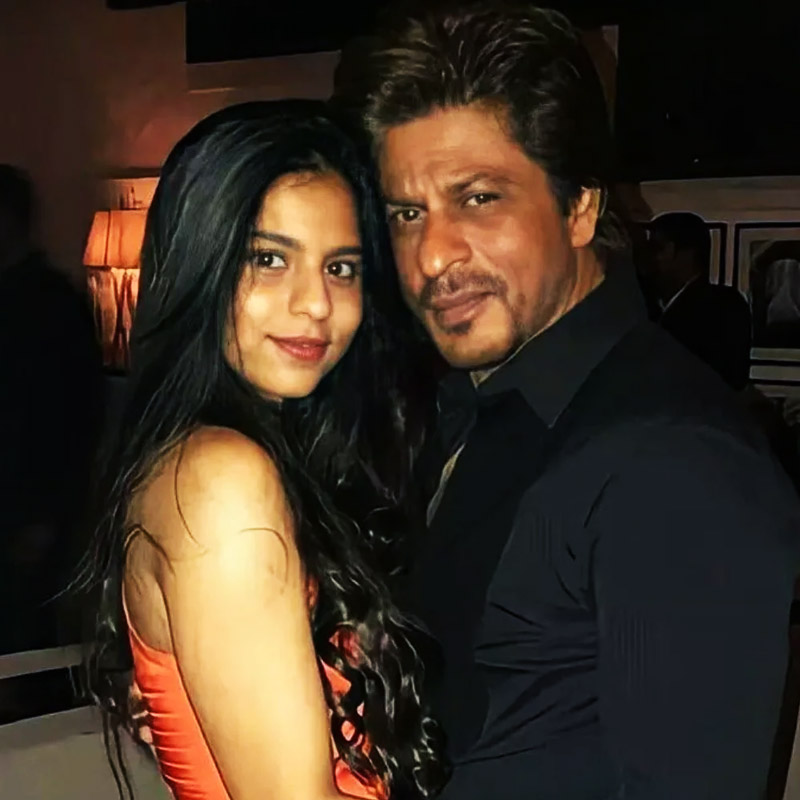 কিন্তু এই ক্ষেত্রে নব্যাকে টেক্কা দিয়েছেন আর এক বলি তারকার মেয়ে। তিনি সুহানা খান। বলিউডের ‘কিং খান’ শাহরুখ খানের মেয়ে।