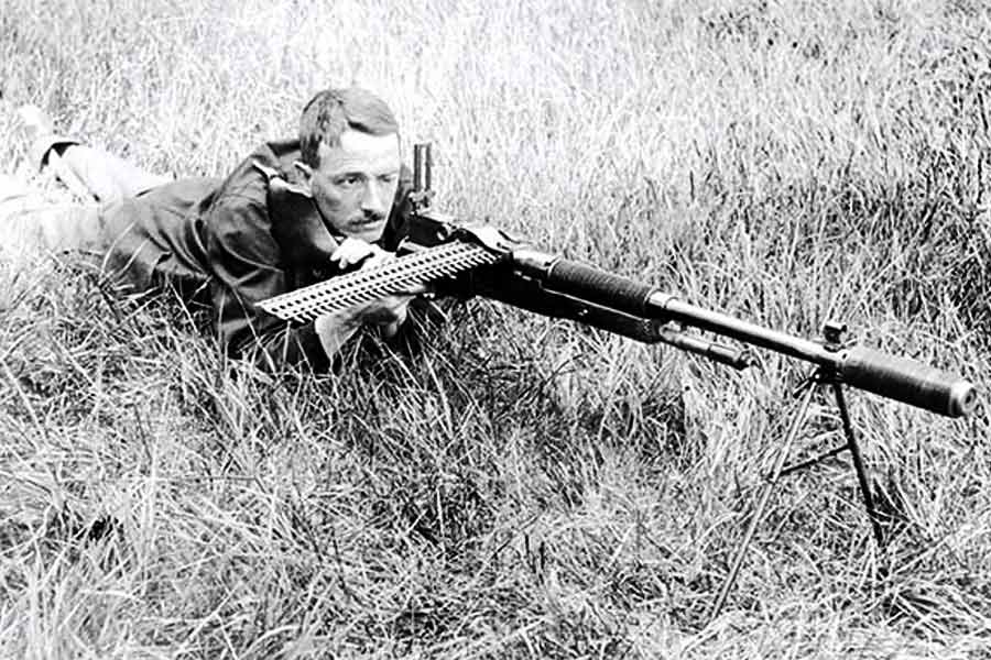 ম্যাক্সিমের তৈরি মেশিনগান হাতে পেয়ে ব্রিটিশ সেনাবাহিনী হাতে যেন স্বর্গ পেয়ে গিয়েছিল। রাইফেল ব্যবহার করে যেখানে মিনিটে পাঁচ রাউন্ড গুলি ছোড়া যেত, সেই জায়গায় মেশিনগানের গুলি ছোড়ার ক্ষমতা মিনিটে ৫০০ রাউন্ড। অর্থাৎ ১০০ গুণ!