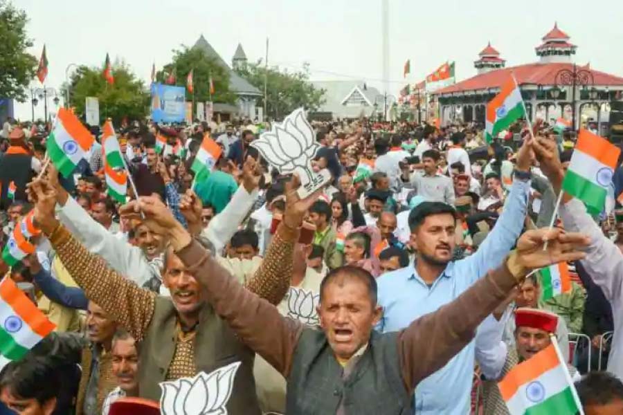 বস্তুত, আগামী নভেম্বরেই রয়েছে হিমাচল প্রদেশে বিধানসভা নির্বাচন রয়েছে। নির্বাচন এক দফায় অনুষ্ঠিত হবে। ভোটের ভোটগ্রহণ ১২ নভেম্বর অনুষ্ঠিত হবে। 8 ডিসেম্বর হবে ভোট গণনা।