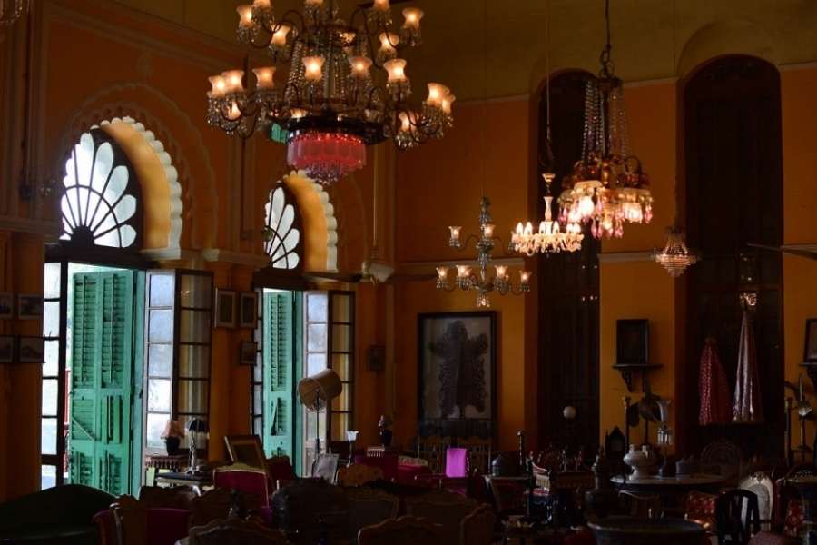 বড় নারায়ণ হলেন নদিয়ারাজের কুলদেবতা। তাই দোলের পরে আয়োজিত এই বিশাল মেলাকে বলা হয় ‘বারোদোলের মেলা’। 