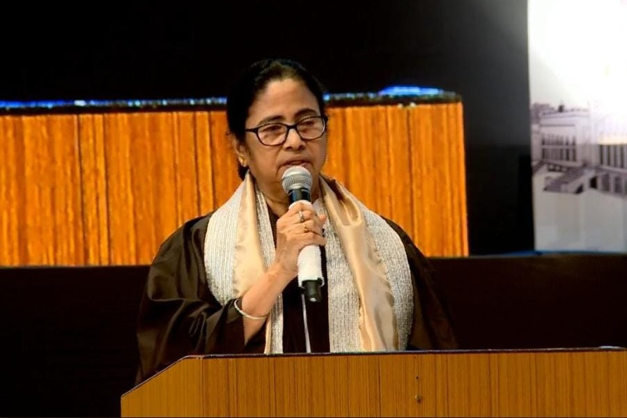 ২ মাসে আদালতের উপর আস্থা ফিরেছে মানুষের, দেশের প্রধান বিচারপতিকে ‘শুভেচ্ছা’ মুখ্যমন্ত্রী মমতার