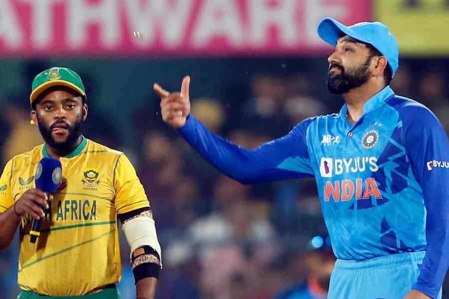 সরাসরি: দক্ষিণ আফ্রিকার বিরুদ্ধে টসে জিতল ভারত, প্রথমে ব্যাট করার সিদ্ধান্ত রোহিতের