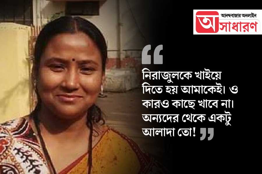 তাঁর মায়ায় ডুবেছে স্কুল আর গ্রাম, দুর্গার মতো ‘দশ হাত’ চালাতেও পারেন ‘বড়দিমণি’ মহামায়া
