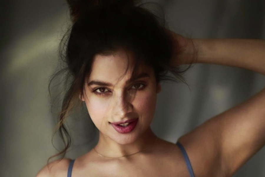 নিন্দকেরা যা-ই বলুন না কেন, তানিয়ার মতো মাটির মানুষ নাকি দু’টি হয় না। ব্যক্তিজীবন নিয়ে মুখে কুলুপ এঁটেও কি রেহাই পেয়েছেন? মোটেও তা নয়।