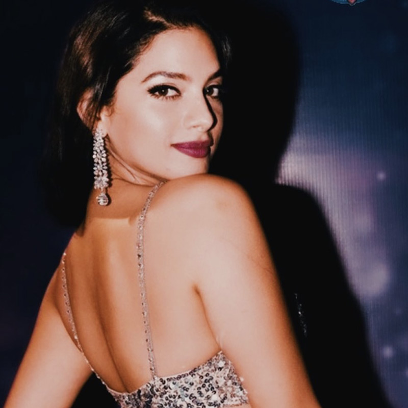 গত বছরের গোড়ায় তানিয়ার ঠোঁট নিয়ে শোরগোল তুলেছিল নেটমাধ্যম। তিনি নাকি প্লাস্টিক সার্জারি করিয়ে ঠোঁট ফুলিয়েছেন! নেটমাধ্যমে এ নিয়ে জোর তর্ক শুরু হলে সঙ্গে সঙ্গে মুখে খোলেন তানিয়া। তবে নিজস্ব ভঙ্গিতে।