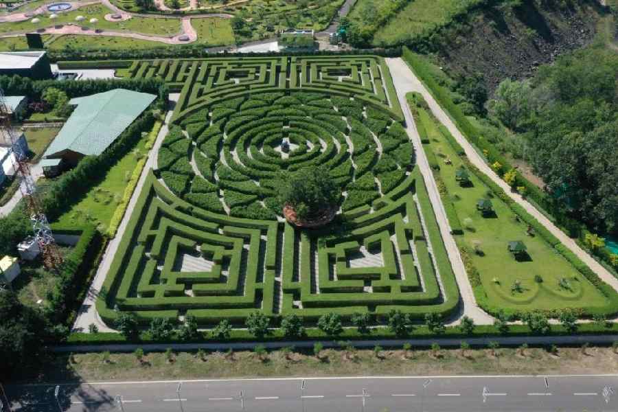 ভোটমুখী গুজরাতকে প্রধানমন্ত্রী নরেন্দ্র মোদীর আগাম উপহার— দেশের বৃহত্তম ‘ভুলভুলাইয়া’।