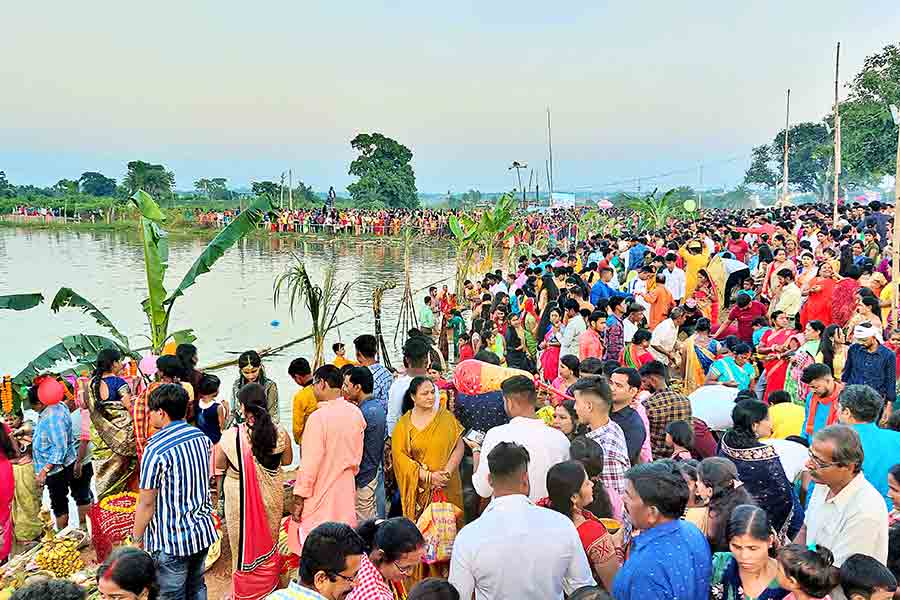  আদ্রার স্বর্গদ্বার সরোবরে। নিজস্ব চিত্র