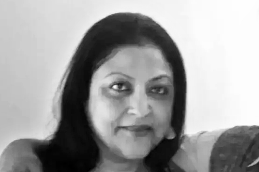 ৩১ অক্টোবর অর্থাৎ সোমবার শেষ নিশ্বাস ত্যাগ করেন ছোট পর্দার জনপ্রিয় অভিনেত্রী সোনালি চক্রবর্তী। 