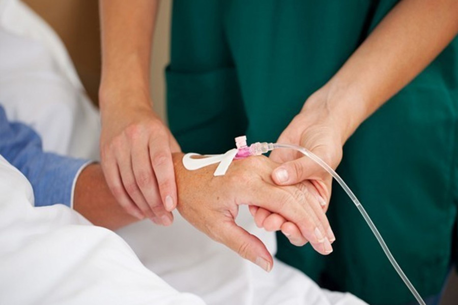 চিকিৎসক নির্দেশ দিয়েছিলেন, সুস্থ হলে তিনি আবার কাজে ফিরতে পারবেন। কিন্তু আবার অসুস্থ হয়ে পড়েন সোনালি।