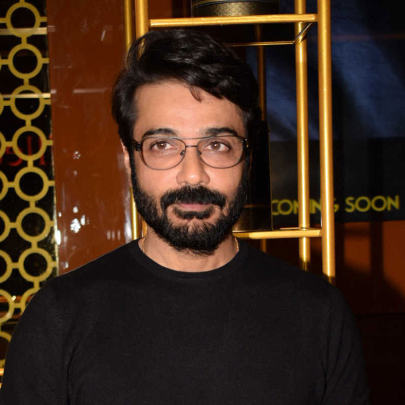 শুধু মিঠুন, প্রসেনজিৎ নন, নয়া প্রজন্মের টলি তারকাদের সঙ্গেও অভিনয় করেছিলেন তিনি।