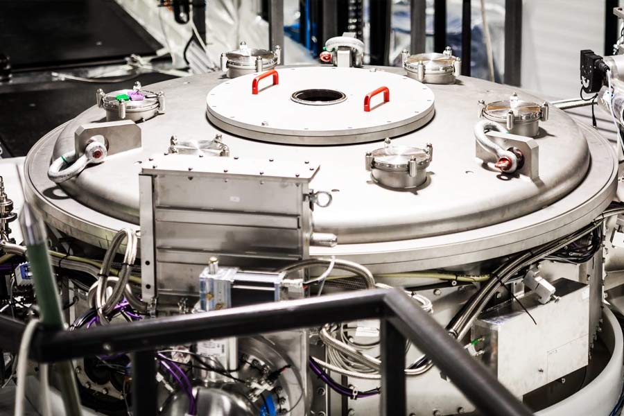 ব্রিটিশ সংবাদমাধ্যমে ‘ফার্স্ট লাইট ফিউশন’ জানিয়েছে, প্রায় দশ মাস ধরে ওই পিস্তলটির নকশা বানিয়ে তা গড়ে তুলতে খরচ হয়েছে ১২ লক্ষ ৭০ হাজার ডলার। ভারতীয় মুদ্রায় যায় প্রায় সাড়ে দশ কোটি টাকা। এমন ‘অস্ত্র’ নাকি বিশ্বের কোথাও নেই।