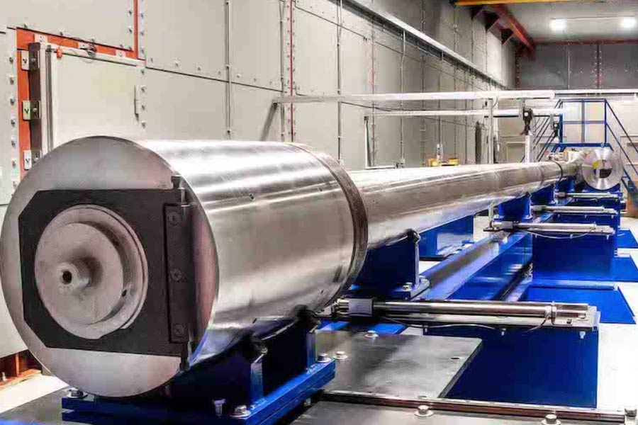 কী ভাবে কাজ করে এই পিস্তলটি? ব্রিটিশ সংবাদমাধ্যমের প্রতিবেদন অনুযায়ী, ওই পিস্তল থেকে একটি গুলি ছুড়তে প্রায় ৩ কেজি গানপাউডার প্রয়োজন। সে জন্য একটি উচ্চক্ষমতাসম্পন্ন পিস্টনও কাজে লাগে।