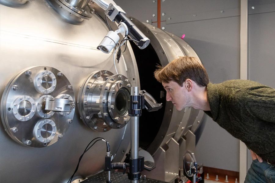 প্রচলিত উপায়ে জীবাশ্ম জ্বালানির মাধ্যমে উৎপন্ন বিদ্যুতের চাহিদা পূরণ করতে যে ভাবে পরিবেশের ক্ষতি হচ্ছে, তা-ও নাকি রুখতে পারে এই জ্বালানি।