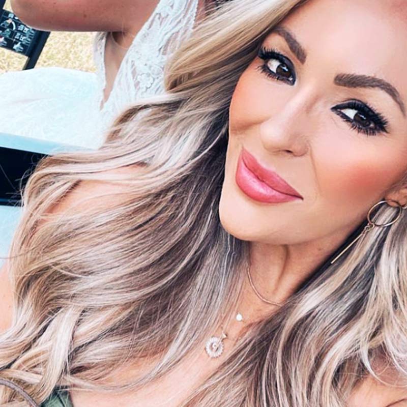 একটি পডকাস্ট প্ল্যাটফর্মে এই কাহিনি তুলে ধরেছেন ওই তরুণী।