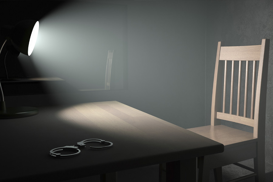 শ্যারনের মৃত্যুর পর তদন্তে নামে তিরুঅনন্তপুরমের পুলিশ। গ্রেফতার করা হয় গ্রীষ্মাকে। রবিবার ৩০ অক্টোবর পুলিশ গ্রীষ্মাকে টানা আট ঘণ্টা জিজ্ঞাসাবাদের পর তিনি নিজের দোষ স্বীকার করেন।