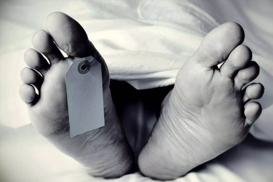 এর পরেও শ্যারন রাজি না হওয়ায় তাঁকে খুন করার সিদ্ধান্ত নিয়ে ফেলেন গ্রীষ্মা। আর সেই মতোই শ্যারনকে বাড়িতে ডেকে কীটনাশক মেশানো সরবত খাওয়ান তিনি।