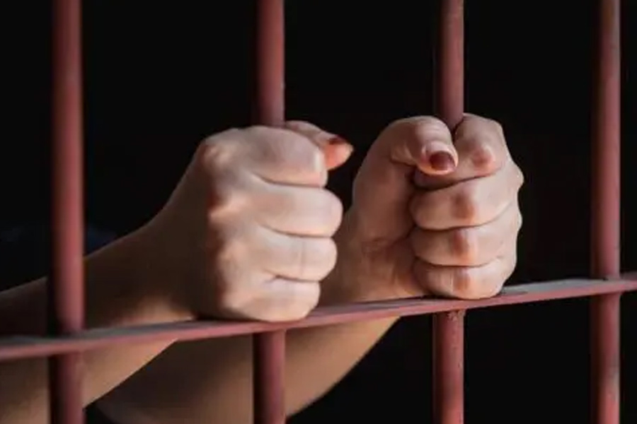 তিরুঅনন্তপুরমের অতিরিক্ত ডিজিপি অজিত কুমার জানিয়েছেন যে, প্রেমিকাকে খুন করার অভিযোগে ইতিমধ্যেই অভিযুক্ত গ্রীষ্মাকে গ্রেফতার করা হয়েছে।