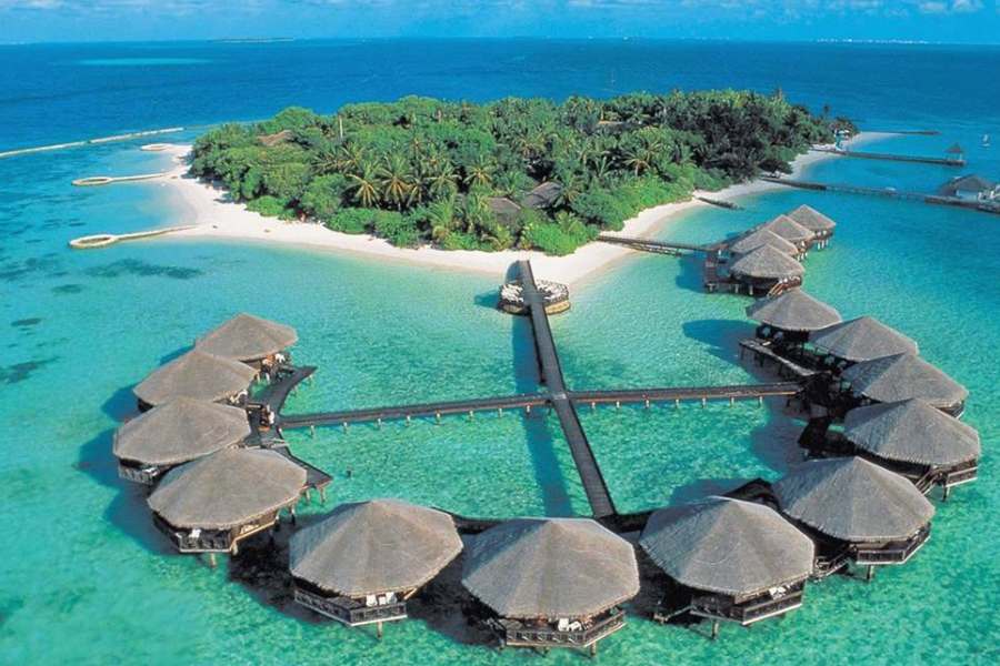 এই শীতে আপনার কয়েক দিনের ঠিকানে হতে পারে মলদ্বীপ। 