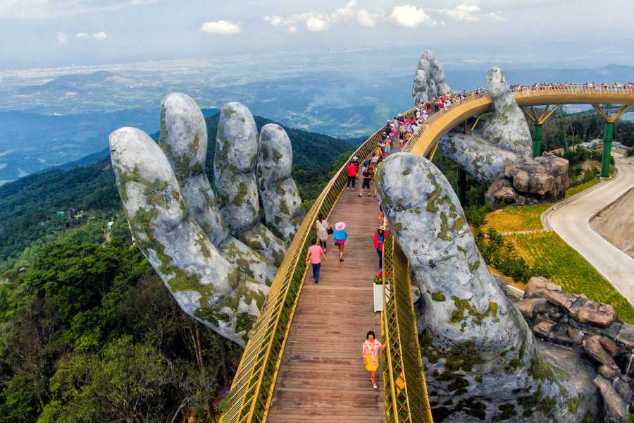 শীতের মরসুমে সঙ্গীর হাত ধরে অনায়াসে পাড়ি দিতে পারেন ভিয়েতনামের উদ্দেশে।