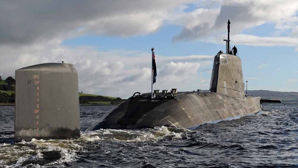 ব্রিটেনের রয়্যাল নেভির দাবি, অ্যানসন ৩৮টি টর্পেডো এবং ক্ষেপণাস্ত্র নিয়ে সজ্জিত থাকবে। এই ডুবোজাহাজ থেকে স্থলভাগের ১৬০০ কিমির মধ্যে যে কোনও লক্ষ্যবস্তুতে নিখুঁত আক্রমণ করতে সক্ষম এই ডুবোজাহাজ।