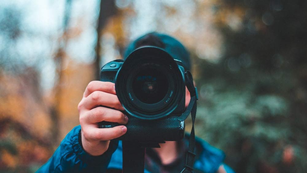 কলা বিভাগের বিভিন্ন ক্ষেত্রেও সফল হন শ্রীকান্ত। চিত্রাঙ্কন, ফটোগ্রাফি এবং অভিনয়েও একাধিক ডিগ্রি অর্জন করেন। 