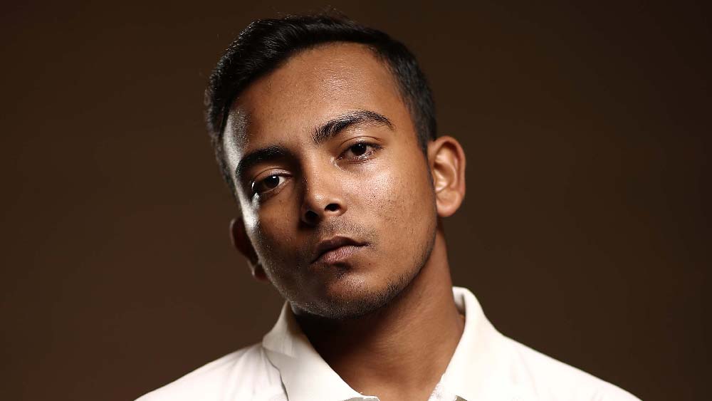 তবে সে সব নাকি অতীত। সেই ‘বিশেষ অনুরাগী’ প্রাচী সিংহ নাকি এখন পৃথ্বীর প্রাক্তনী। সত্যি-মিথ্যে কী, তা নিয়ে কখনই প্রকাশ্যে মুখ খোলেননি দু’জনে।