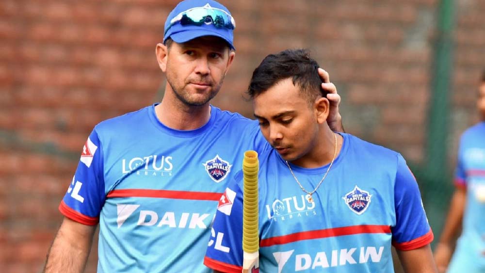 পৃথ্বী-প্রাচীর ‘জুটি’ ভাঙার কারণ কী? এ নিয়েও মন্তব্য করেননি তাঁরা। তবে নেটমাধ্যমের অনেকে আজও দাবি করেন, প্রাচীই ছিলেন পৃথ্বীর প্রাক্তন বান্ধবী।