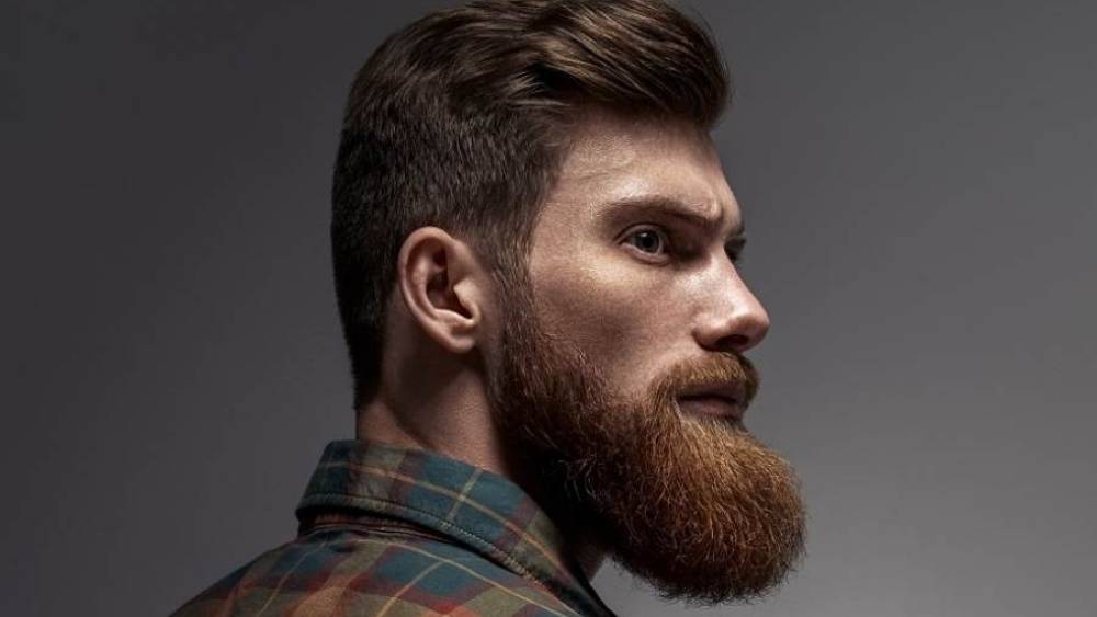 ট্যাপার্ড: একটু ভারিক্কি লুক পছন্দ? দাড়ির এমন স্টাইল তা হলে আপনার জন্যই। মুখ ভর্তি একগাল দাড়ি! গোল কিংবা লম্বা, সব ধরনের মুখের আকৃতিতেই মানাবে। তবে হ্যাঁ, এই লুক আনতে কিন্তু বেশ সময়ও লাগবে। এমন দাড়ির যত্ন নেওয়া খানিক কঠিনও বটে! তবে পুজোয় শেরওয়ানি বা হালকা সুতোর কাজ করা পাঞ্জাবির  সঙ্গে বেশ মানাবে।