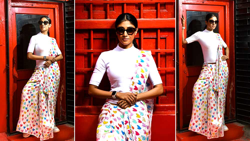 হৃদয়ের নানা রং। উৎসবের আমেজ ছড়িয়ে দিতে শাড়ি চাই রঙিন। 