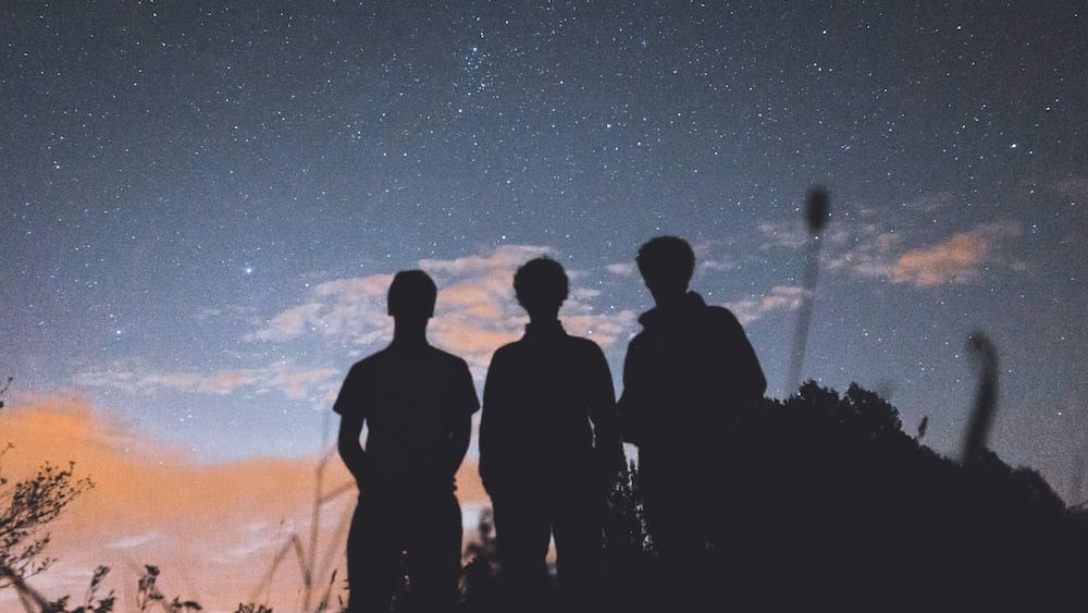 ২০১০ সালে গুরুগ্রাম থেকে ব্যবসা শুরু করেছিলেন তিন বন্ধু— হিমাংশু চাওলা, সুমন পাত্র এবং শ্রেয় সহগল। সে সময় তিন জনই দ্বারকার নেতাজি সুভাষ ইউনিভার্সিটি অব টেকনোলজির পড়ুয়া।