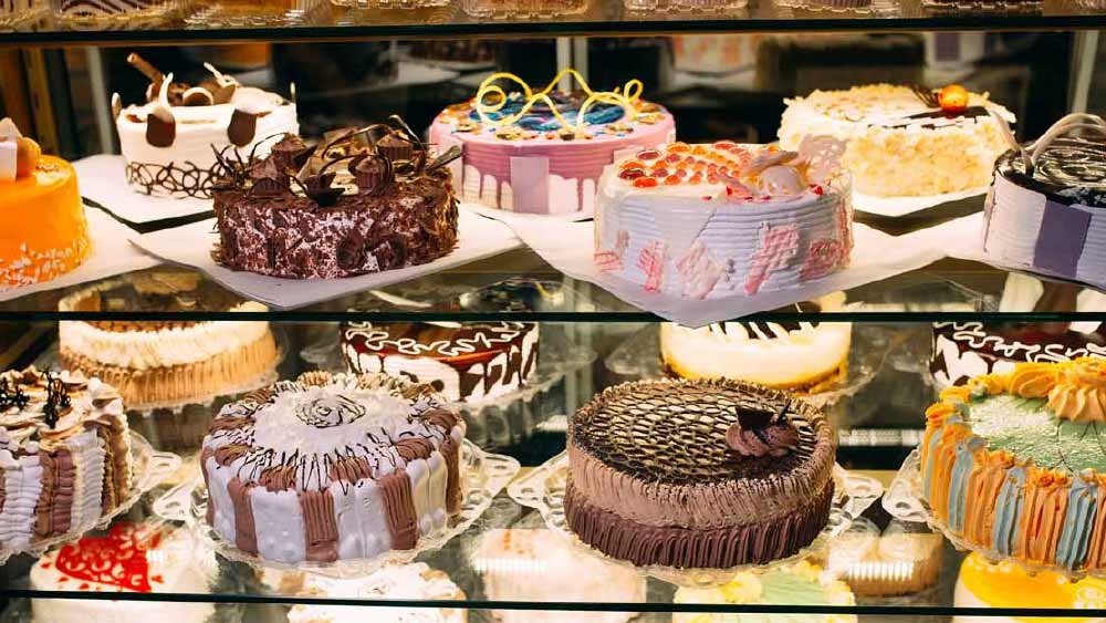 সুমন আরও বলেন, ‘‘শুরুতে আমাদের খুবই ছোট মাপের সংস্থা ছিল। গোড়ার দিকে মোটে এক জন কর্মী নিয়ে ব্যবসা শুরু করতে হয়েছিল।’’