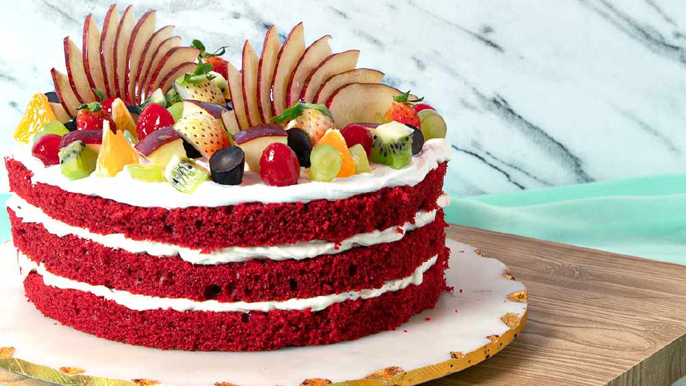 ফুল এবং উপহার সামগ্রীর পাশাপাশি কেক, পেস্ট্রিও গ্রাহকদের কাছে পৌঁছে দিতে শুরু করেছিল বেকিংগো। চিরাচরিত বেকারির ব্যবসাকে কয়েকটি এলাকার মধ্যে গণ্ডিবদ্ধ করে না রেখে তা ছড়িয়ে দিয়েছিলেন হিমাংশুরা। তিনি বলেন, ‘‘এ দেশে বেকারিগুলি বরাবরই এলাকাভিত্তিক ব্যবসা করেছে। তাতে স্থানীয় লোকজনের চাহিদার কথা মাথায় রাখা হয়। সে সব বেকারিতে হয়তো দারুণ কিছু খাবার পরিবেশন করা হয়, তা একসঙ্গে অনেক জায়গায় পৌঁছয় না।’’ 