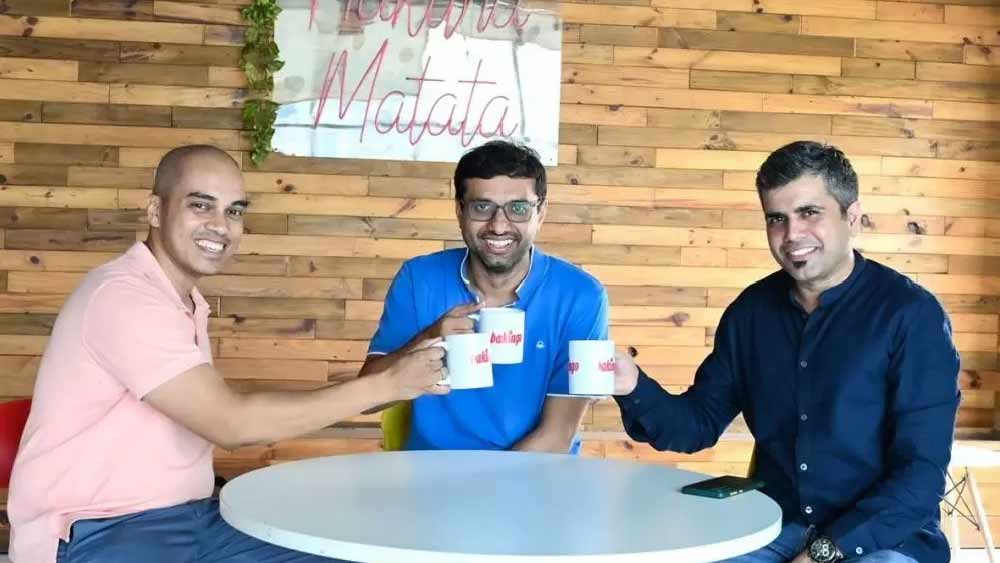 ব্যবসা বাড়ার সঙ্গে সঙ্গে নিজেদের দায়িত্বও ভাগ করে নিয়েছেন তিন বন্ধু। সুমন দেখেন মার্কেটিং। অন্য দিকে, সংস্থার ভিতরকার কাজকর্ম এবং ব্যবসা বাড়ানো-সহ একাধিক বিষয়ে মন দিয়েছেন হিমাংশু এবং শ্রেয়।