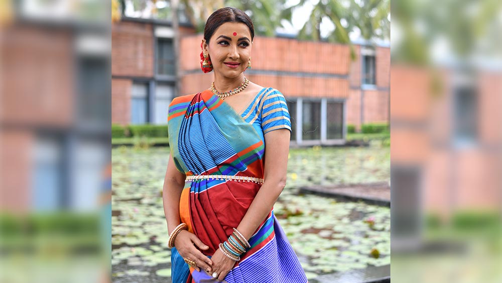 ছবির জগতে রচনা বন্দ্যোপাধ্যায়েরও লম্বা সফর। টলিউড থেকে বলিউড। আবার ফিরে আসা টলিউডে। এখন তো ছোট পর্দাতেও তিনি সবার প্রিয় ‘দিদি’।