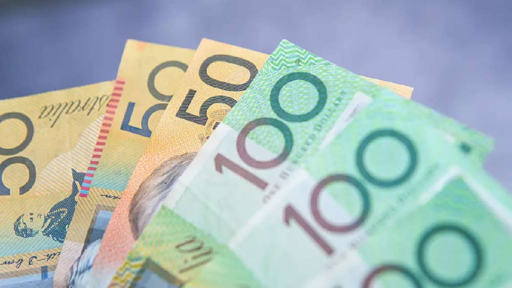 ম্যানিভেল তত দিনে এই ৮৪ কোটি টাকার মধ্যে ১০ কোটি টাকার বেশি খরচ করে ফেলেছেন। ওই টাকা দিয়ে কিনেছেন একটি বিলাসবহুল বাড়ি। বাকি টাকাও তিনি বিভিন্ন জায়গায় বিনিয়োগ করেছেন। অনেক টাকা আলাদা আলাদা বেশ কয়েকটি অ্যাকাউন্টেও সরিয়ে ফেলা হয়েছে।