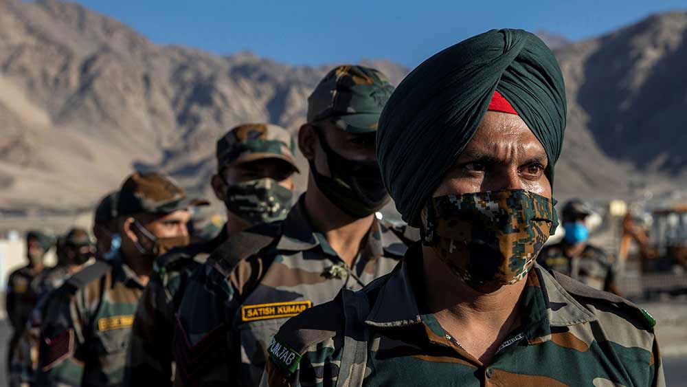 বর্তমানে সেনাবাহিনী যে লোহার তাঁবু ব্যবহার করে তা তৈরিতে খরচ হয় প্রায় ন’লক্ষ টাকা।