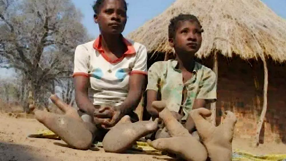 দক্ষিণ আফ্রিকার জনজাতি অধ্যুষিত জিম্বাবোয়ের জাম্বেসি নদী উপত্যকার একটি ছোট নদীর তীরে ভাদোমা উপজাতির মানুষেরা বসবাস করেন। জিম্বাবোয়ের কানইয়েমবা অঞ্চলের এই উপজাতি গোষ্ঠী মূলত শিকার এবং ফলমূল সংগ্রহের মাধ্যমে জীবিকা নির্বাহ করেন।