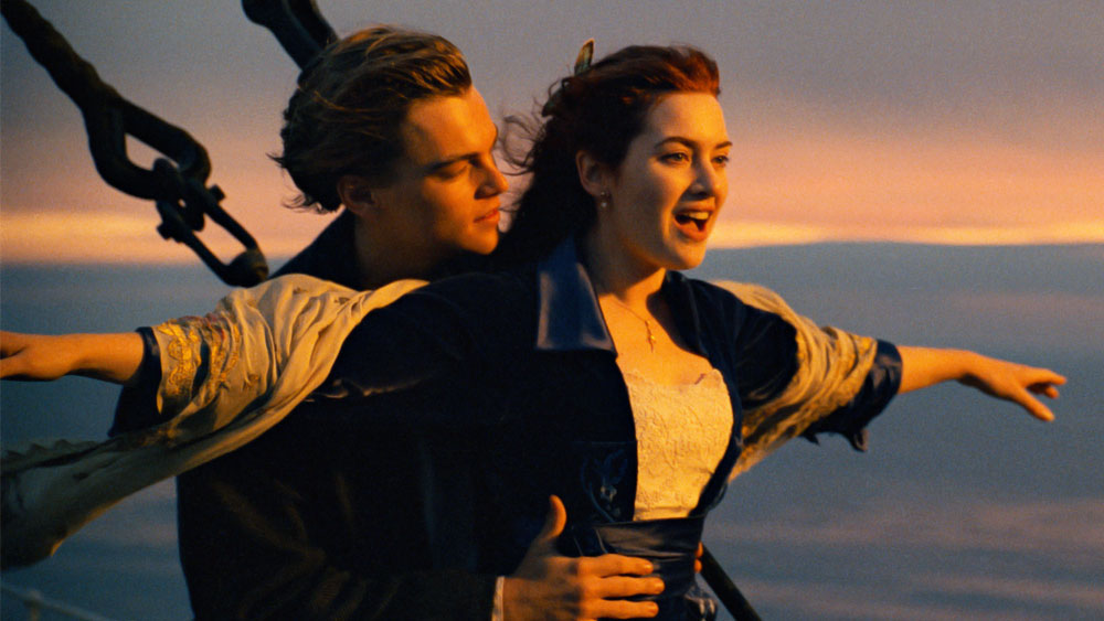 লিয়োকে নিয়ে কোনও কথাই কি বলেননি মারিয়া? তা বলা ভুল হবে। ওই রেডিয়ো শোয়ে সাফ জানিয়েছেন, ‘টাইটানিক’ তাঁর প্রিয় সিনেমা। আর কে না জানে, ওই ছবির নায়ক ছিলেন লিয়ো।