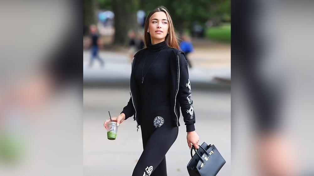 মারিয়া বলেছেন, ‘‘ইনস্টাগ্রাম এক ব্যাপার আর বাস্তব জীবন হল অন্য। ইনস্টাগ্রামে যা কিছুই হোক না কেন, তা হল (জীবনের) খুব ছোট একটা অংশ।’’