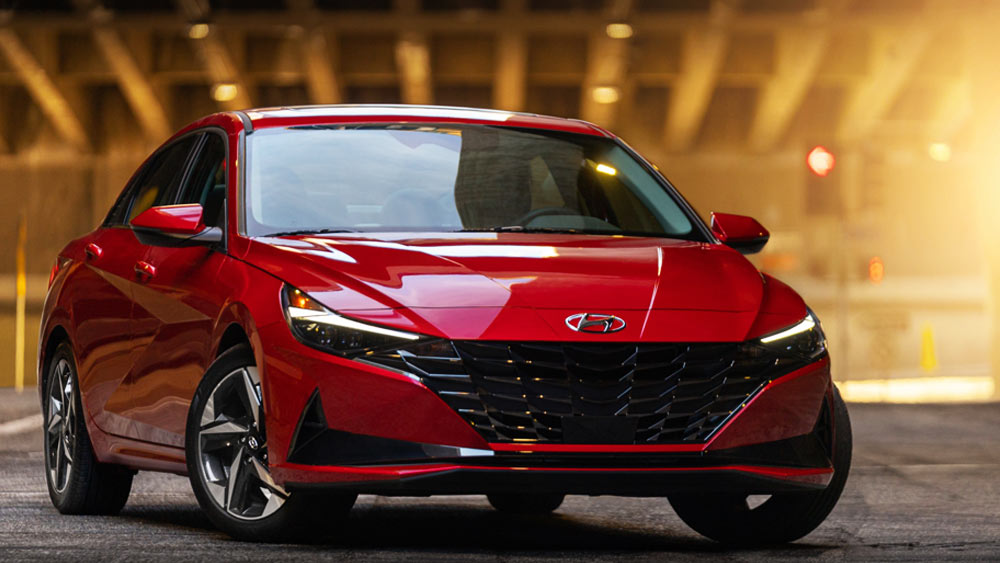 তবে এ রকম ভাবার কোনও কারণ নেই যে এই তারকারা আয় কম হওয়ায় বাড়ি ভাড়া নিয়ে থাকেন। বেশির ভাগ ক্ষেত্রেই তাঁরা বাড়ি ভাড়া করেন স্রেফ শখে। প্রতি মাসে দেন বিপুল পরিমাণে ভাড়াও। সেই খরচ এতটাই যে তারকারা মাসপিছু যা ভাড়া দিচ্ছেন তা দিয়ে নামী ব্র্যান্ডের গাড়িও কেনা সম্ভব।