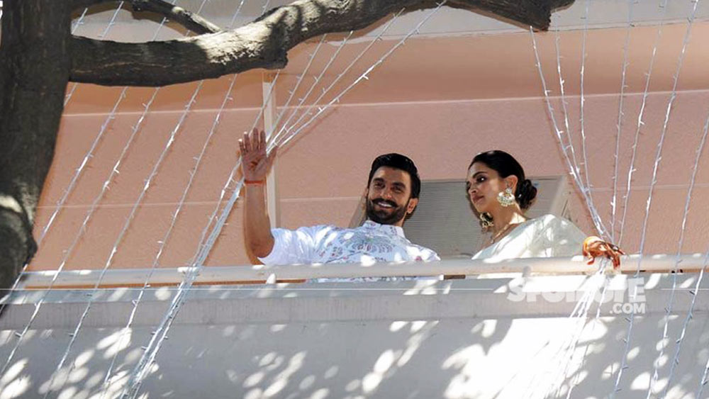 রণবীর সিংহ এবং দীপিকা পাড়ুকোন— বলিউডের এই জুটির দিকে নজর সকলের। সম্প্রতি ১১৯ কোটি টাকা মূল্যের একটি বিলাসবহুল বাড়ি কিনেছেন তাঁরা। 