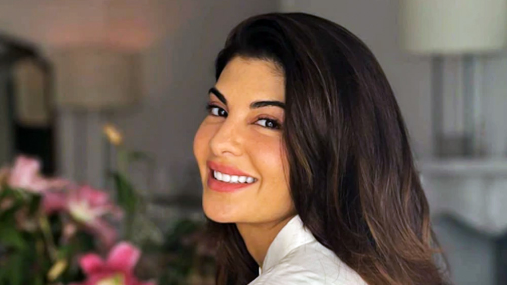 মুম্বইয়ের জুহু সমুদ্রসৈকতের ধারে একটি পাঁচ বেডরুমবিশিষ্ট ডুপ্লে, শ্রীলঙ্কায় একটি ব-দ্বীপও কিনেছেন অভিনেত্রী জ্যাকলিন ফার্নান্ডেজ।