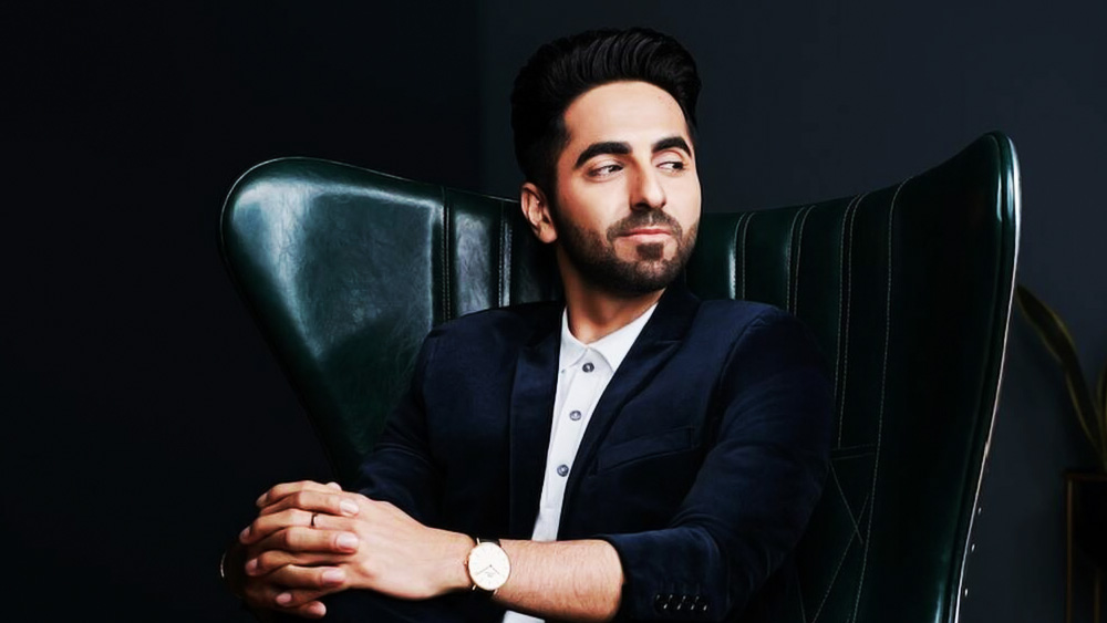 মায়ানগরীতে নিজেদের বাড়ি থাকতেও অন্ধেরির উইন্ডসর গ্র্যান্ডে একটি চার হাজার বর্গফুটের একটি ফ্ল্যাট ভাড়া নিয়েছেন আয়ুষ্মান খুরানা। স্ত্রী ও দুই পুত্র-সহ সেখানে গিয়ে মাঝেমধ্যেই থাকেন তিনি।