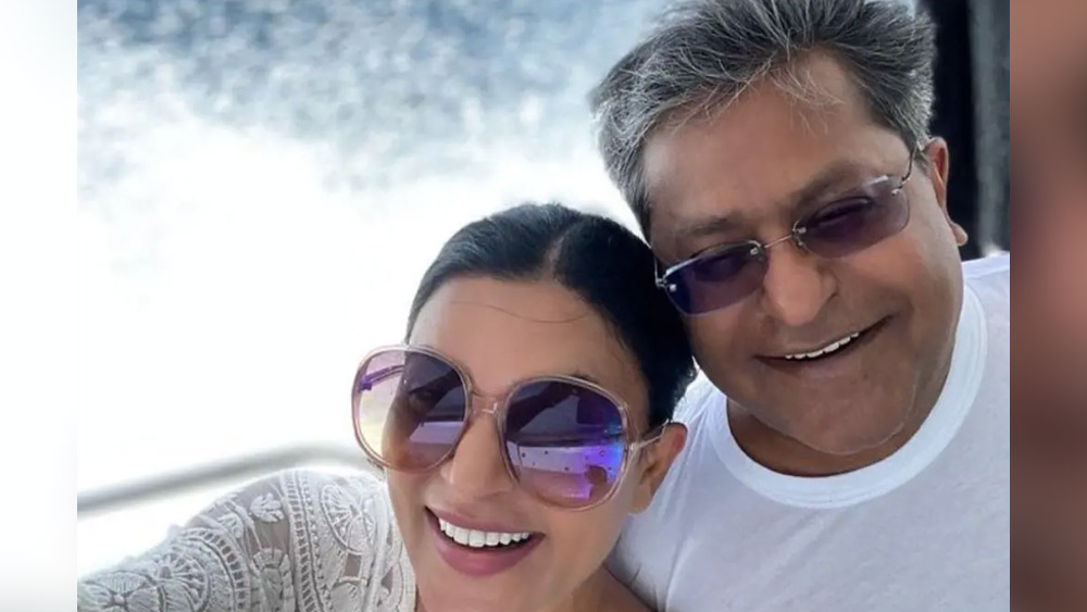 ইনস্টাগ্রামের যে জায়গায় নিজের সম্পর্কে দু’এক কথা লেখা যায়, সেই বায়ো সেকশনেও জ্বলজ্বল করছিল অভিনেত্রীর নাম।