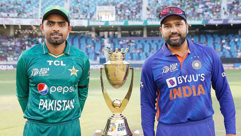 সরাসরি: ভারতের বিরুদ্ধে টসে জিতল পাকিস্তান, প্রথমে ব্যাটিং করবেন রোহিত শর্মারা