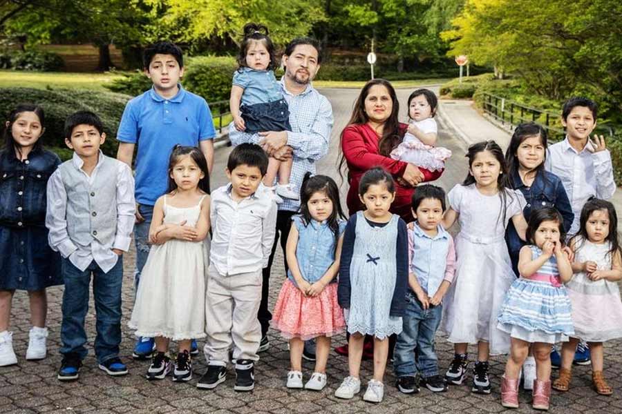 কার্লোস ও প্যাটির মোট ৬ ছেলে ও ১০ মেয়ে। 